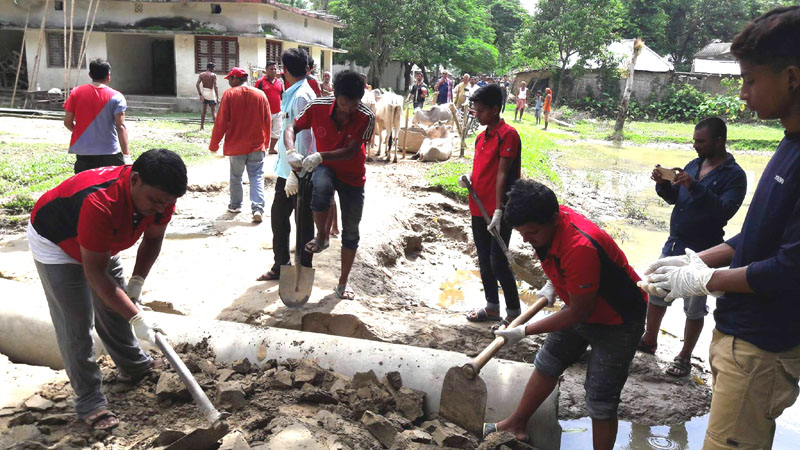 सप्तरी युथ नेपालद्वारा डुमरी शिबथानमा सरसफाई
