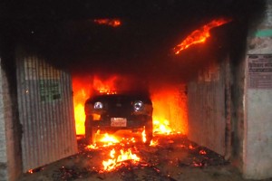 सप्तरीमा तीन कार्यालयमा आगजनी, जीप पूर्ण रुपमा जलेर नष्ट