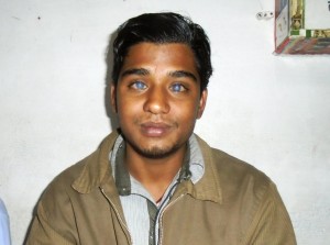 दृष्टि विहिन तेजु मैथिलको सफल गायक बन्ने धोको