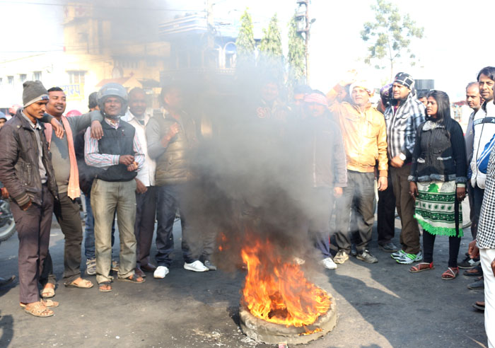 युवा गठबन्धनको सक्रियतामा वीरगञ्ज बजार पुर्णरुपमा ठप्प