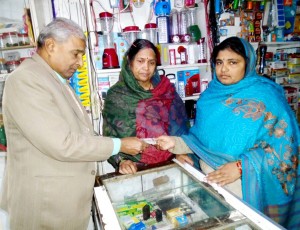 सप्तरीका सहीद परिवारलाई आर्थिक सहयोग