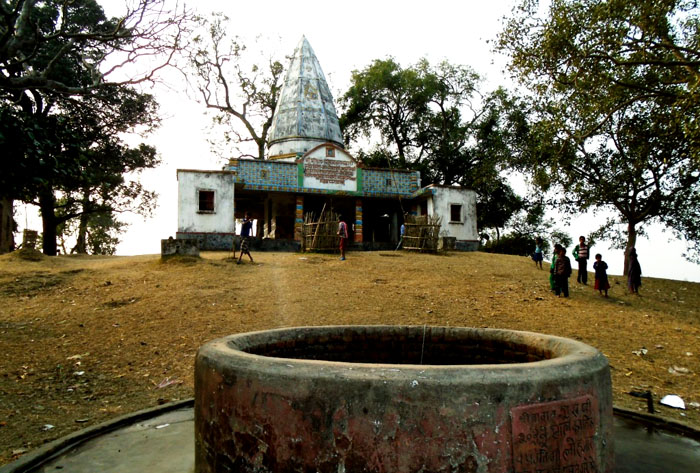 बनसखण्डी ठेलिया मठमा गुरुकुल विद्यालय शिलान्यास