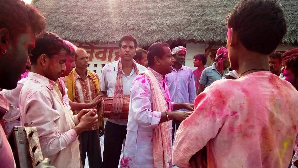 मधेशका जिल्लाहरुमा यसरी मनाईयो होली (फोटो फिचर)