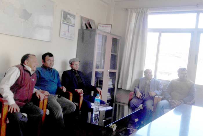 साना लगानीका पत्रपत्रिका संरक्षण गर्न महानिर्देशक विष्टलाई ज्ञापन–पत्र