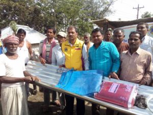 लायन्सको सहयोगमा हरिहरपुरका अग्नीपीडितलाई राहत