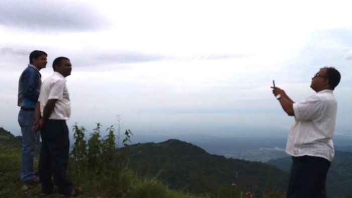 युनिसेफ सप्तरीको पैसाले भेडेटारमा हाकिमहरुको मस्ती (हेर्नुस् तस्विर समेत)