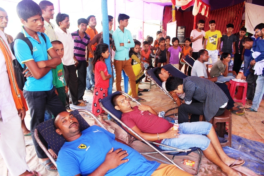 गणेश चतुर्थीको अवसरमा रामगढवामा ५१ जनाले गरे रक्तदान
