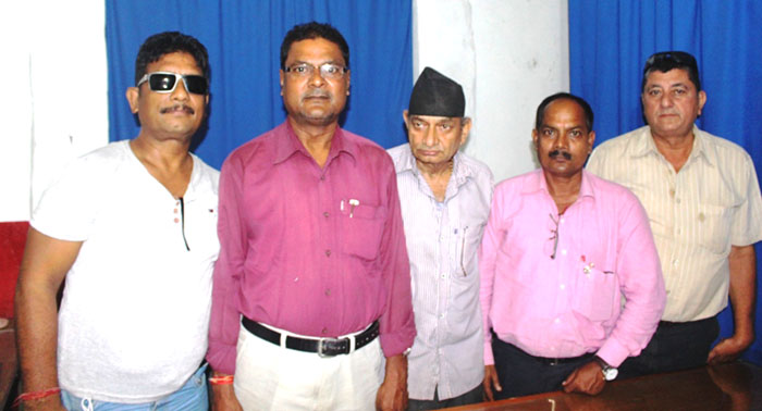 विवादका कारण नारायणी यातायात बस व्यवसायी संघ विघटन