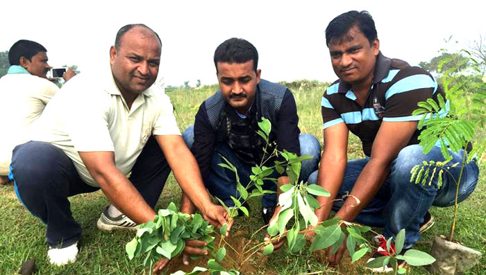 मधेसी सहीदको सम्झनामा विरगञ्जमा बृक्षारोपण