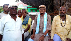राहत वितरण धाँधली भएको भन्दै तिलाठीवासीद्वारा प्रदर्शन