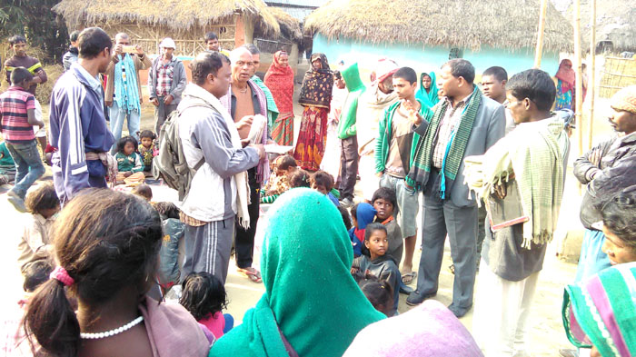 सांसद यादवले दलित बस्तीमा थाले शैक्षिक जागरण अभियान