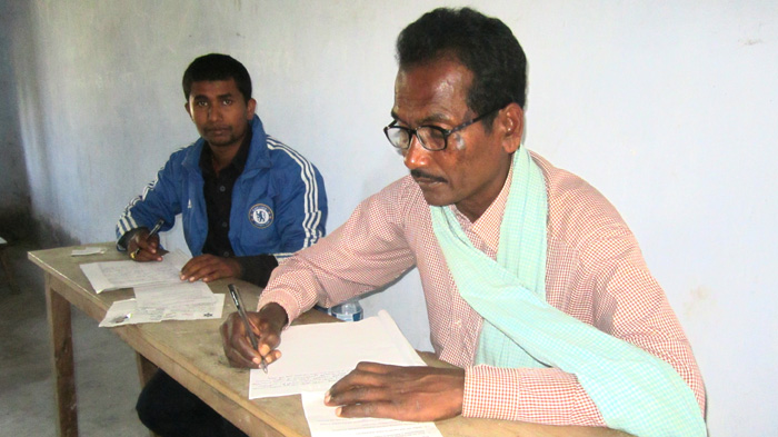वकिल बन्न एलएलबीको परीक्षा दिँदै युक्ति मरिक डोम