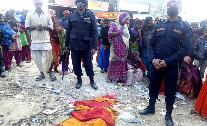 ट्रकको ठक्करबाट बालकको मृत्यु, खर्चुहिया तनावग्रस्त, एक दर्जन सर्वसाधारण र चार प्रहरी घाइते