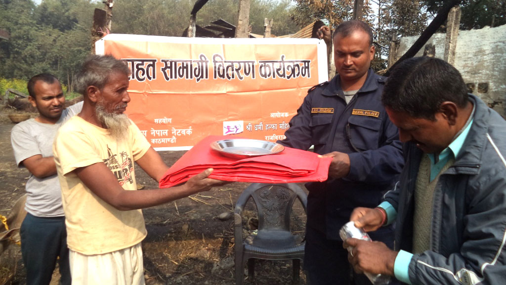 धर्मी हल्फा क्लवद्वारा बेल्हीका अग्नीपीडितलाई राहत वितरण