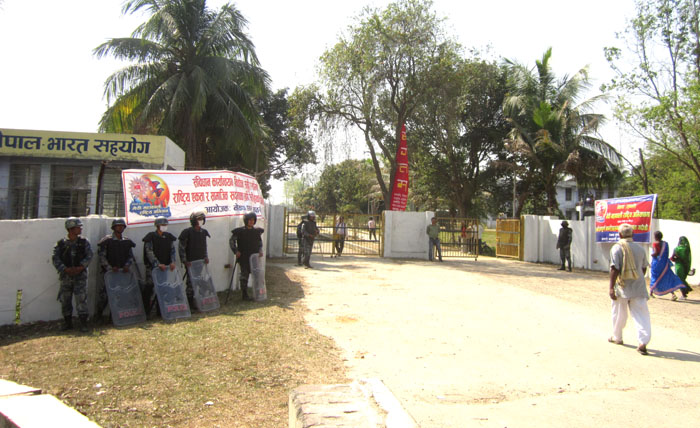 कडा सुरक्षा बीच ओली सप्तरी आईपुगे, केहीबेरमा सम्वोधन गर्ने, भारदहमा दुई जना पक्राउ