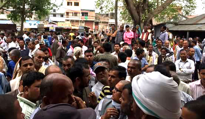 स्थानीय प्रशासनले ताला तोडे, मोर्चाले फेरी लगाए