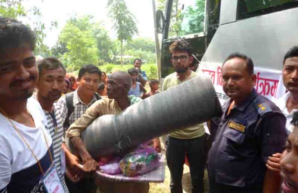 पौवाँका बीस घर बाढी पीडितलाई राहत वितरण