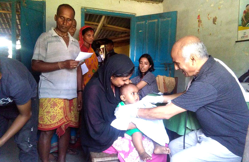 डा. केसीद्वारा धरमपुरमा बाढीपीडितलाई राहत र उपचार