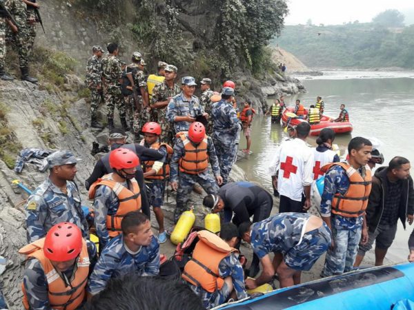 त्रिशुलीमा बस खस्दा मृत्यु हुनेको संख्या २१ पुग्यो, सप्तरीकै १० जना