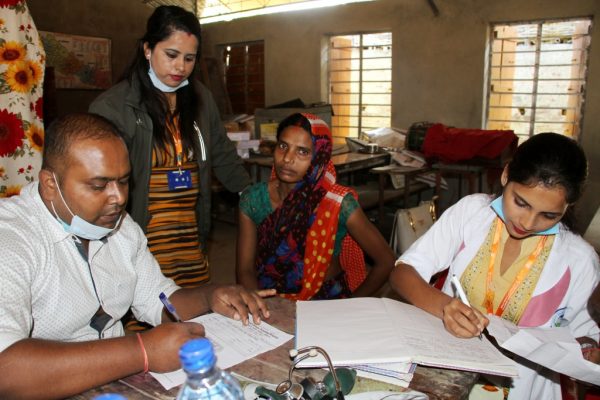 चन्दा संकलन गरेर निःशुल्क स्वास्थ्य शिविर, तीन सयबढी लाभान्वित