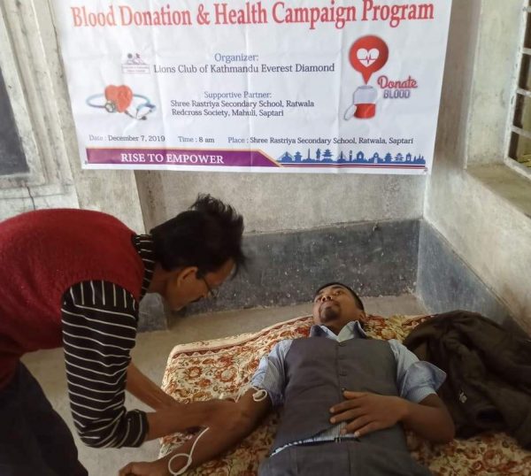 मावि रतवालामा स्वास्थ्य शिविर तथा रक्तदान
