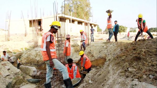 राजविराज बसपार्क निर्माण कार्यमा तिब्रता