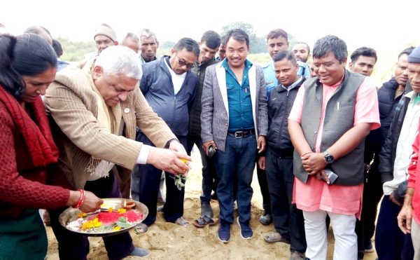 रतवालामा आँप प्रशोधन केन्द्रको शिलान्यास