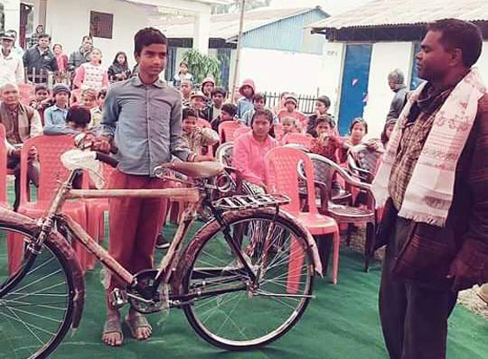 मटिगढीका १३ छात्रछात्रालाई साइकल वितरण
