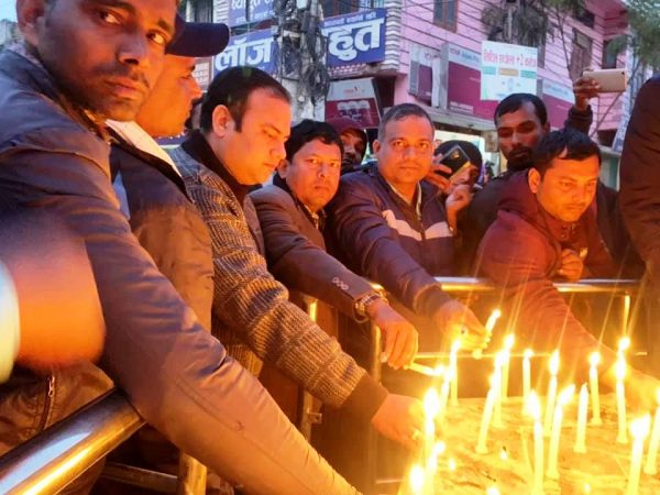 समाजवादी विद्यार्थीद्वारा क्याम्पसमा बृक्षारोपण र मैववत्ती प्रज्जवलन
