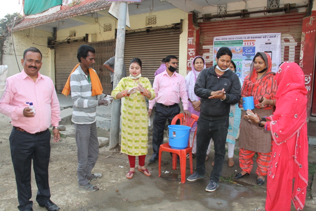 कोरोना सतर्कताः ठाउँ–ठाउँमा साबुन पानीले हात धुने सुविधा