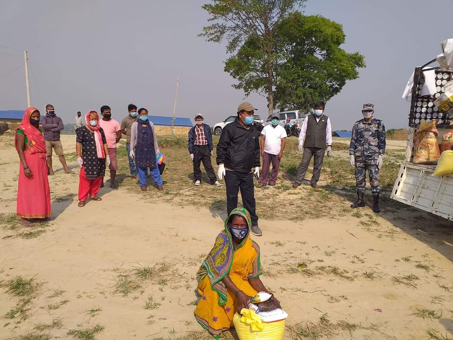 लकडाउन प्रभावित एक सय एघार परिवारलाई राहत