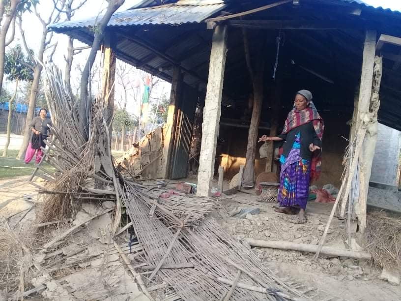 जङ्गली हात्तीद्वारा रामटोलका चार घरमा तोडफोड, लाखौंको क्षति