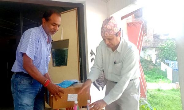 पत्रकार महासंघ सप्तरीलाई मास्क, स्यानिटाइजर र ग्लोभ्स सहयोग