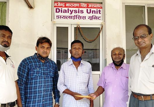 हलुवाई समाजद्वारा आर्थिक सहयोग