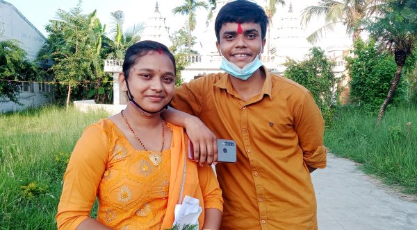 घरबाट भागेका प्रेमिल जोडीः जसले कोरोनालाई समेत जिते