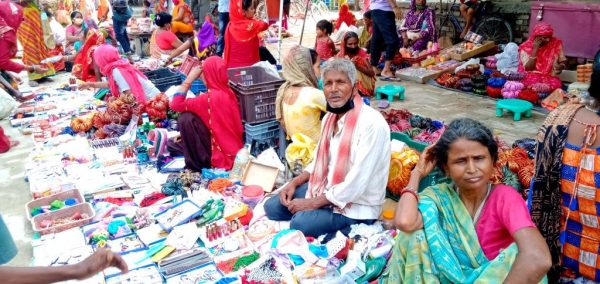 लकडाउनमा राजविराजसहितका बजारहरुमा व्यापक भींड