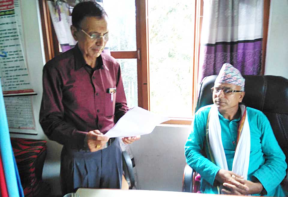 कोराना रोकथाम तथा नियन्त्रणमा भएको खर्च विवरण माग गर्दै सप्तकोशी नगरपालिकामा कांग्रेसको ज्ञापन पत्र