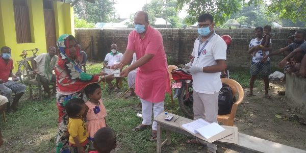 वाढि प्रभावित वालवालिकालाई गाउँपालिकाको राहत