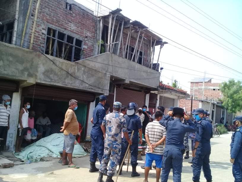 वडा अध्यक्षको घर सरकारी जग्गामा बनेको आरोप, निर्माण रोकियो