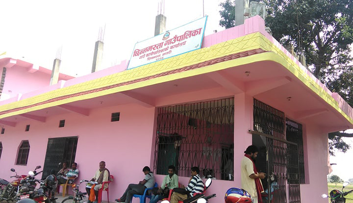 कर्मचारी हाजीर गरेर घरमा, सर्वसाधारण भगवानको भरमा