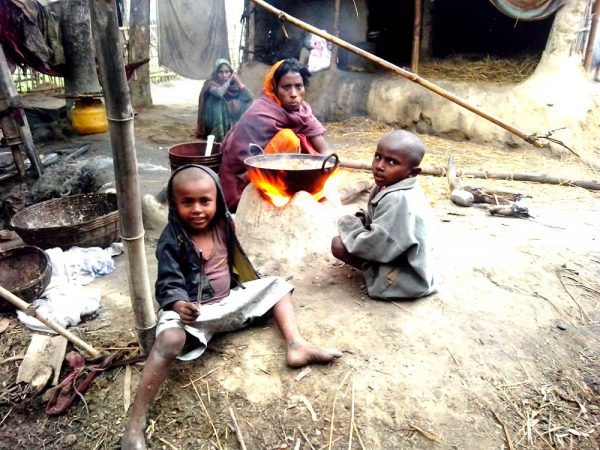 जाडोसँग जोगिन संघर्ष गर्दै विपन्न डोमहरु