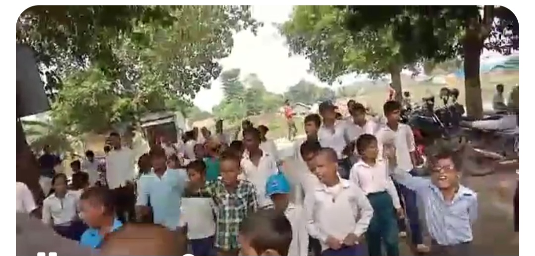 “शिक्षक दरबन्दी कटौती फिर्ता नभए आत्मदाह”