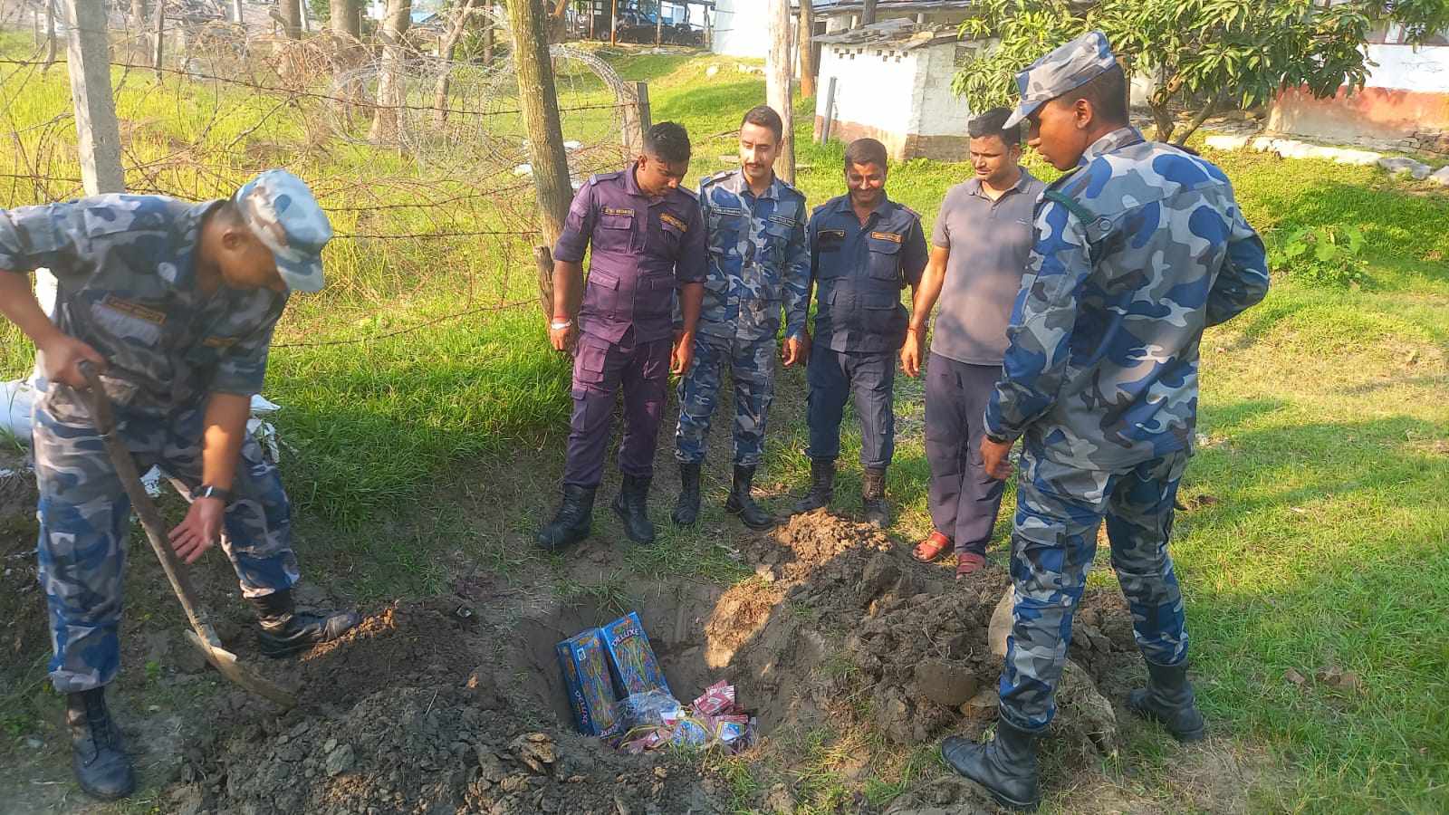 सशस्त्र प्रहरीद्वारा ४० हजार वरावरकाे पटाका नष्ट