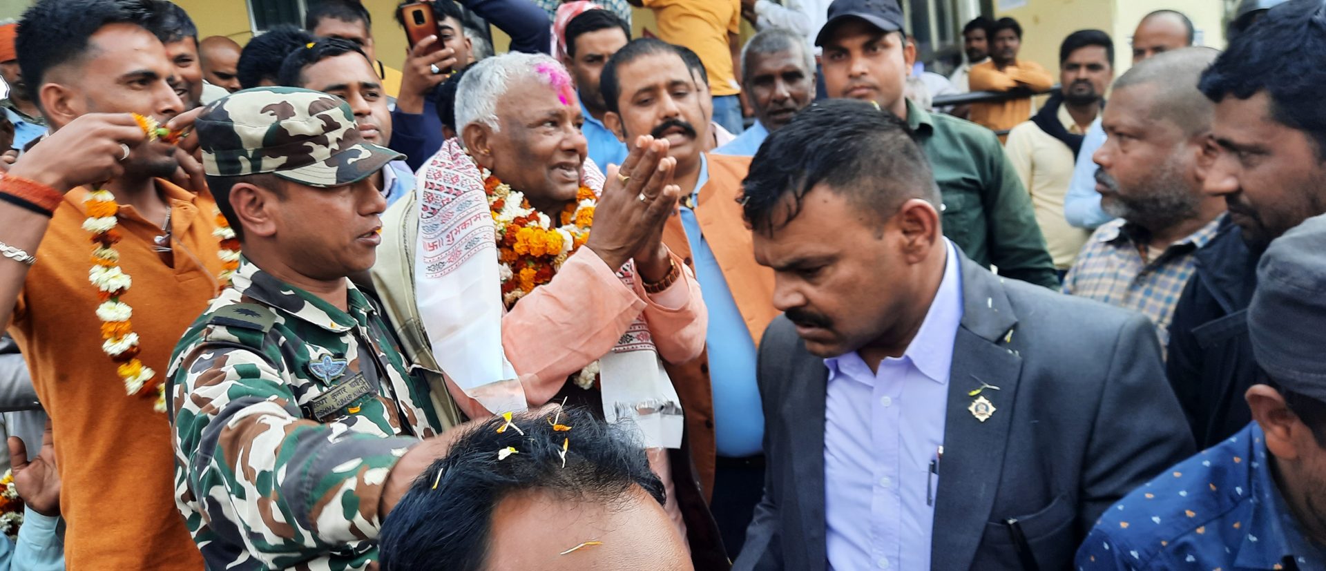 वन मन्त्री साहलाई गृह जिल्लामा भव्य स्वागत