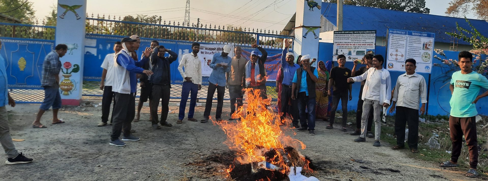 अग्नीसाईर कृष्णासवरन गाउँपालिका लगाइएको ताला पाँचौदिन पनि जारी