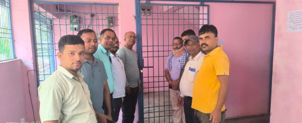 मञ्चद्वारा महासंघमा तालाबन्दी 