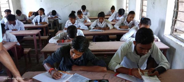 राजविराजमा ढिलो परीक्षा लिएको गुनासो 