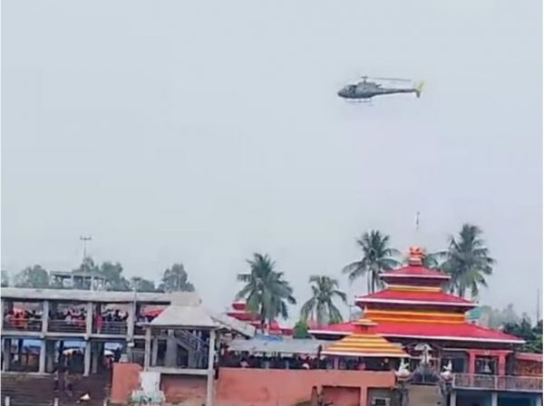 सप्तरीको छिन्नमस्ता र कङ्कालिनी मन्दिरमा हेलिकप्टरबाट पुष्पवृष्टि
