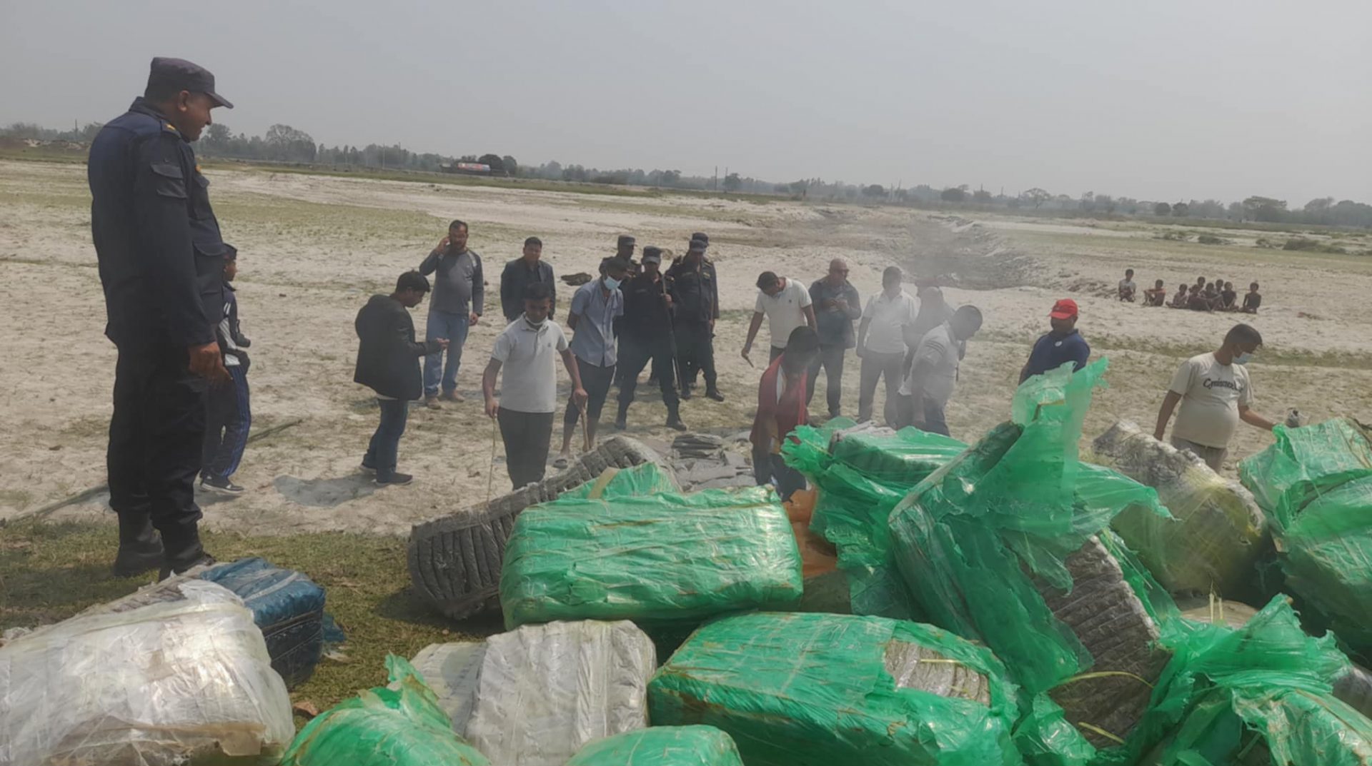 सप्तरी प्रहरीद्वारा  ३८  क्वीन्टल  १५  किलो गाँजा नष्ट