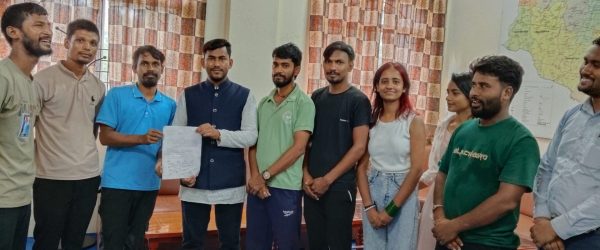 कृषि विश्वविद्यालयका बिद्यार्थीले बुझाए सिडिओ कार्यालयमा ज्ञापनपत्र , माग सम्बोधन नभए आन्दोलन चर्काउने चेतावनी